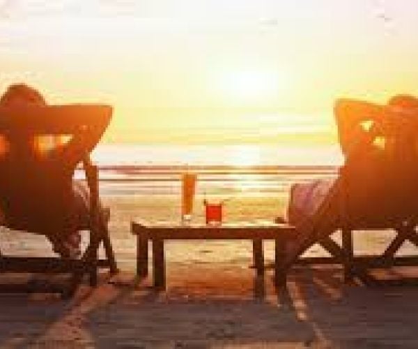 Americans Flood Citizenship Websites Following Election with A Surge in Searches